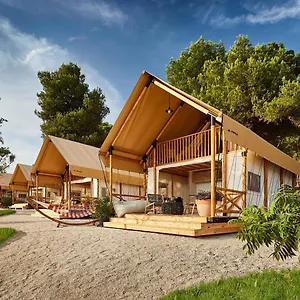 4* Holiday park Arena One 99 Glamping